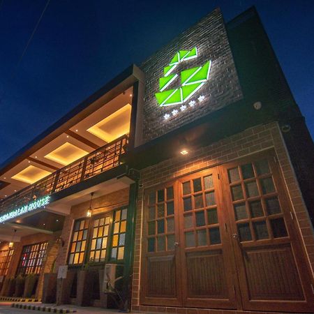 Gwandalan House Hotel Диполог Екстериор снимка