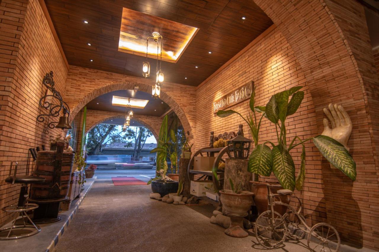 Gwandalan House Hotel Диполог Екстериор снимка