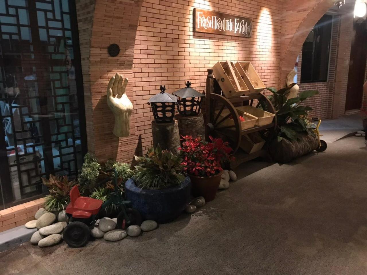 Gwandalan House Hotel Диполог Екстериор снимка