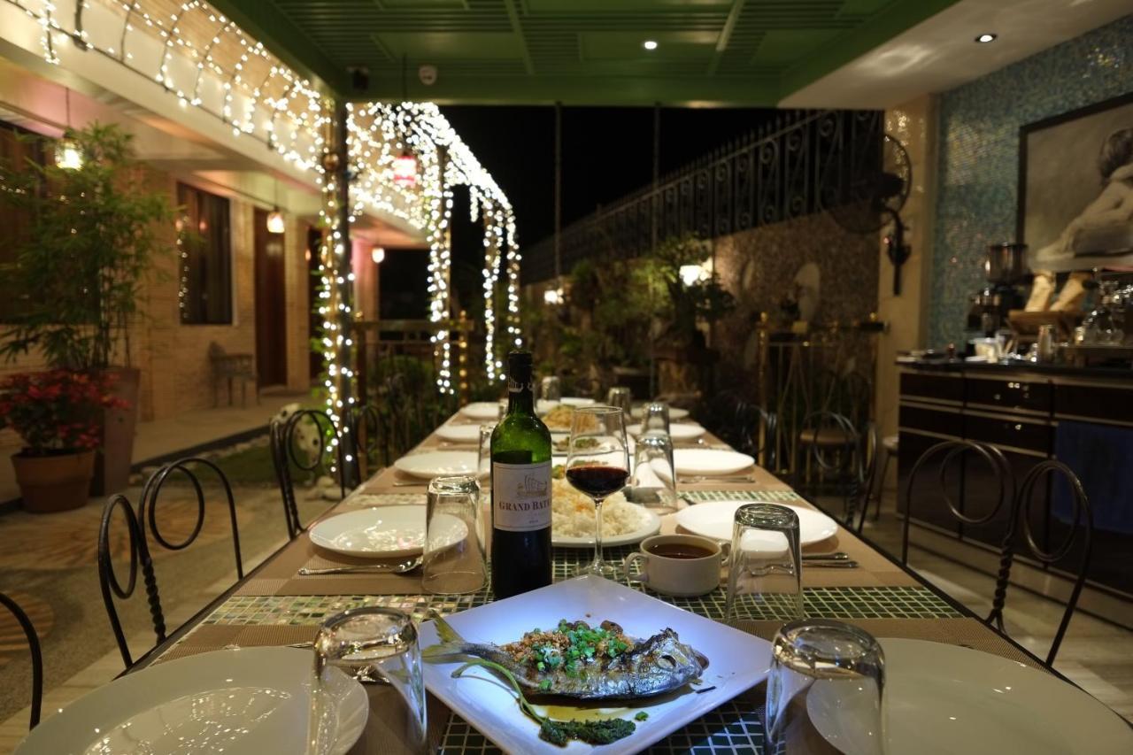 Gwandalan House Hotel Диполог Екстериор снимка