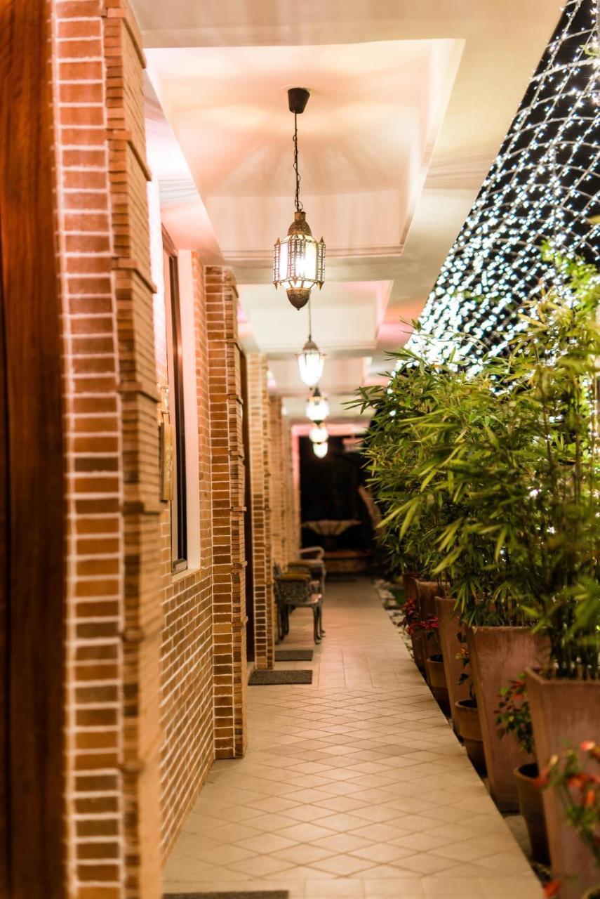 Gwandalan House Hotel Диполог Екстериор снимка