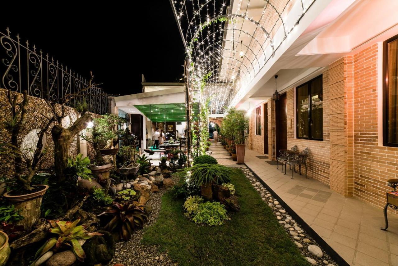 Gwandalan House Hotel Диполог Екстериор снимка