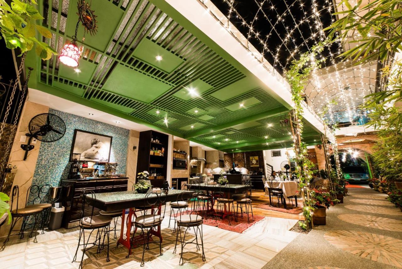 Gwandalan House Hotel Диполог Екстериор снимка